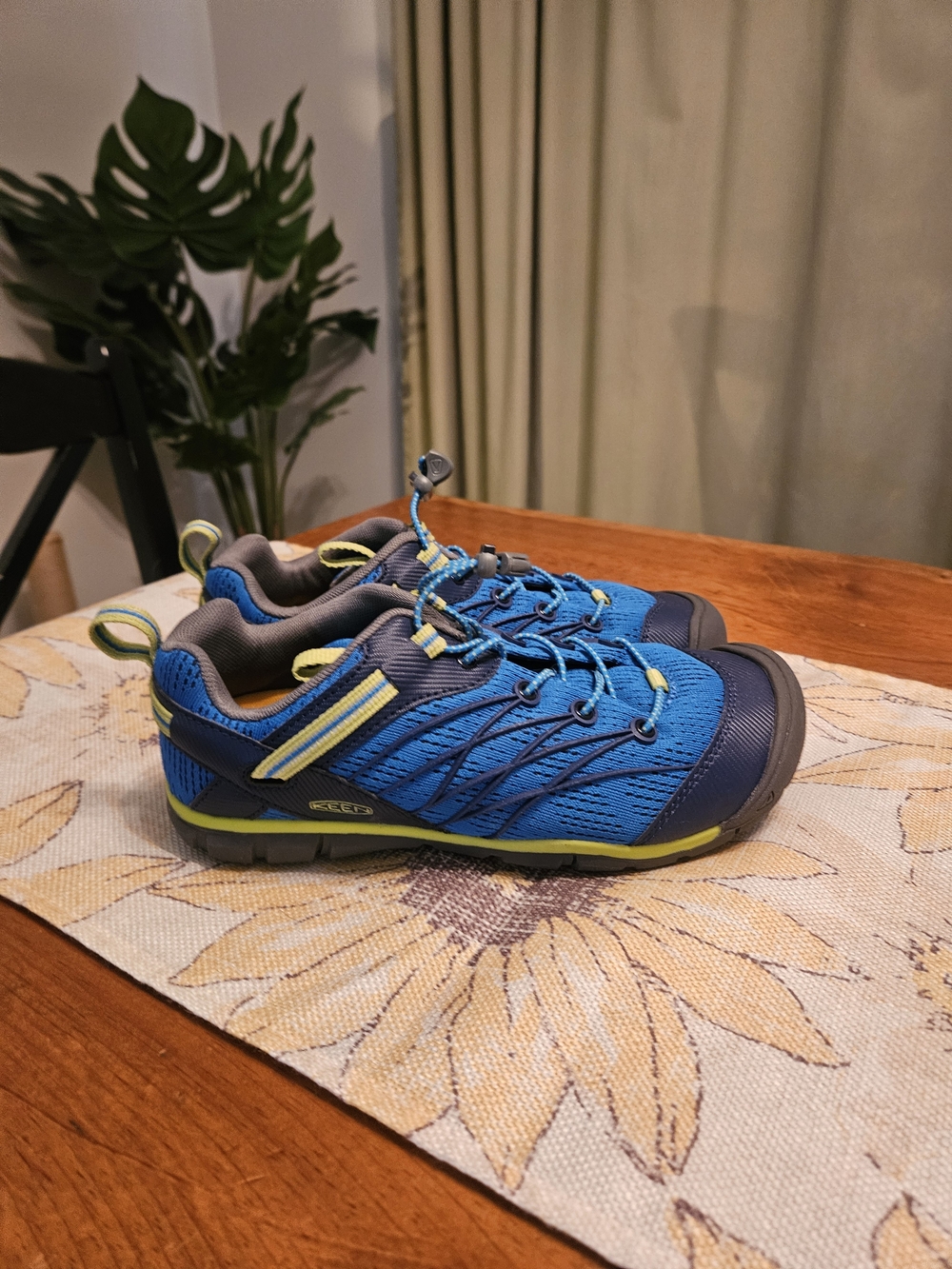 Keen Youth Boys Sneakers- NEW